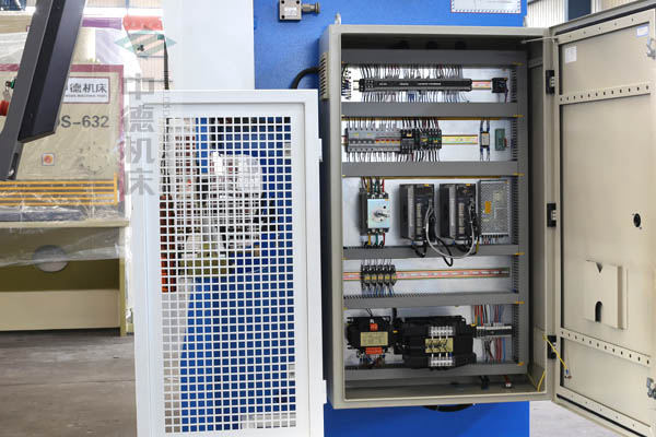ZDPK-4015采用法國進口施耐德元氣件，抗干擾，穩(wěn)定耐用壽命長.jpg